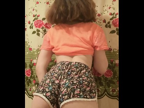 ❤️ Sexy ung babe tar av seg shortsen på kamera ☑ Russisk porno ved no.bestsexporno.ru ❌️❤